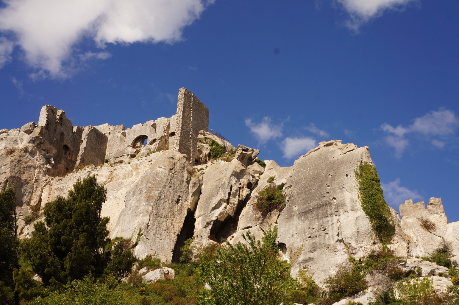 Руины замка Ле Бо Франция